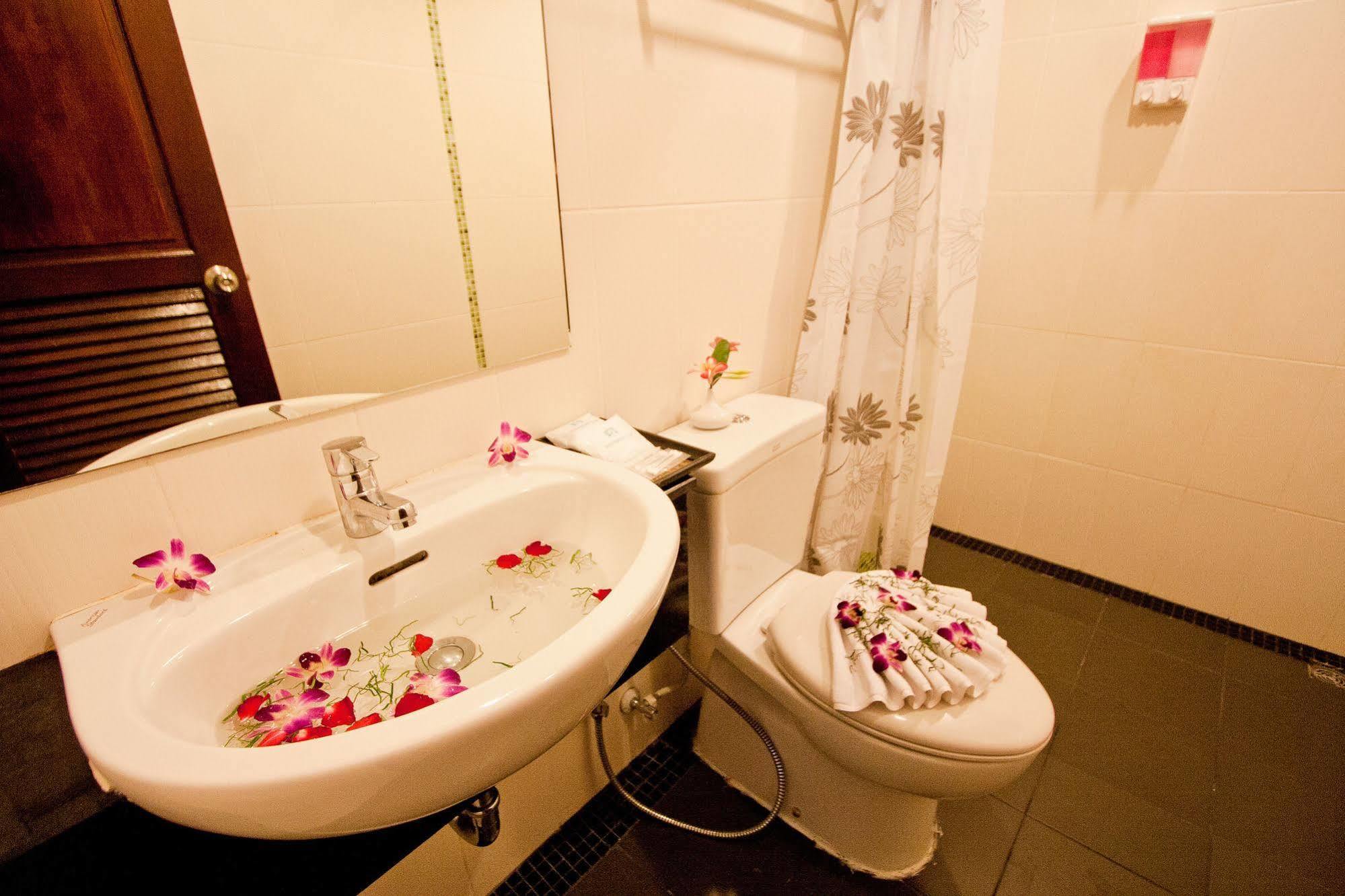 The Chambre Patong Exterior foto